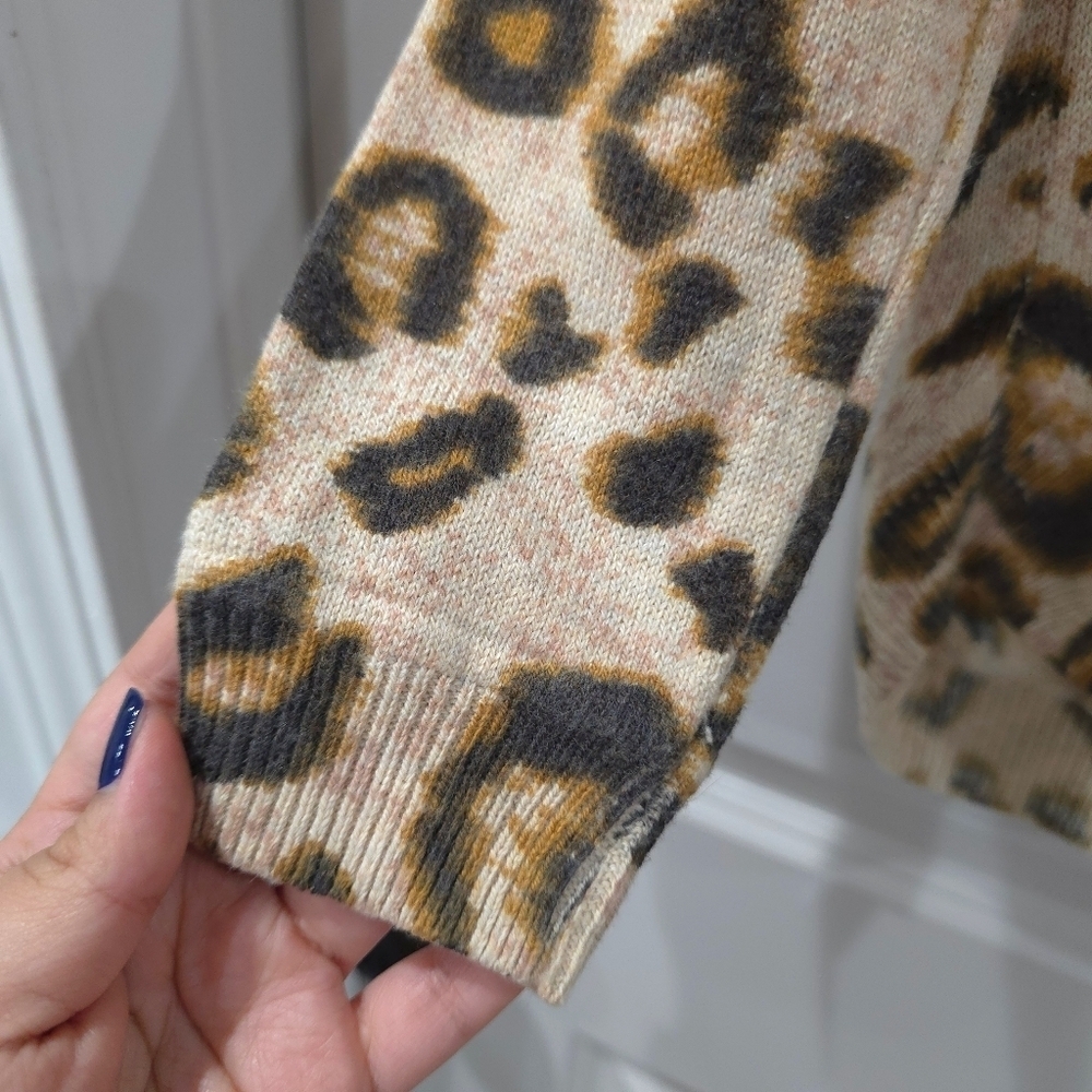 H&M Leopard Print Poly Wool Blend Sweater, M - Picture 12 of 14
